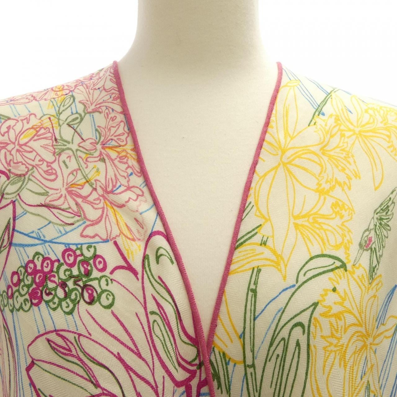 エルメス HERMES FLAMINGO PARTY COLORIAGE H364114S トライアングルジェアン ショール