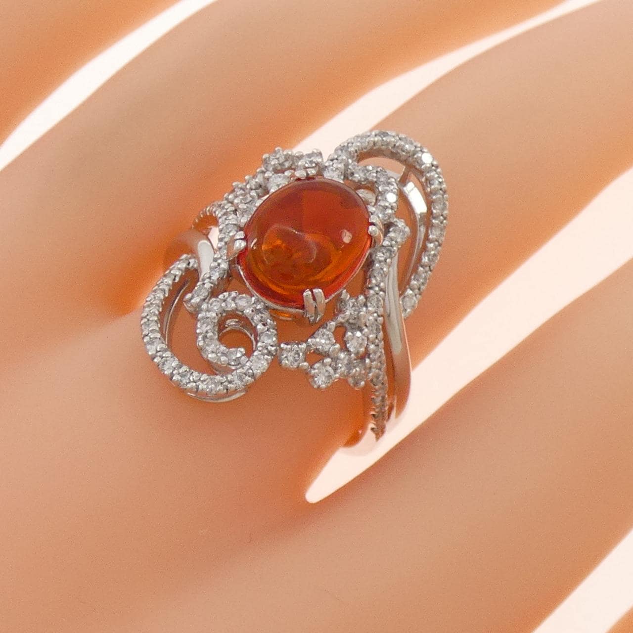 K18WG オパール リング 1.84CT