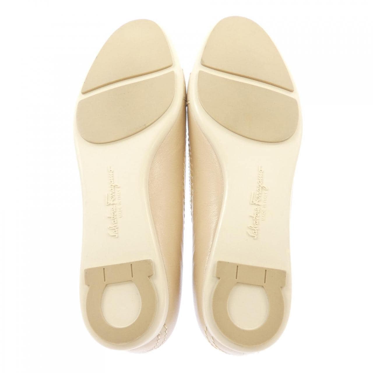 サルヴァトーレフェラガモ SALVATORE FERRAGAMO フラットシューズ