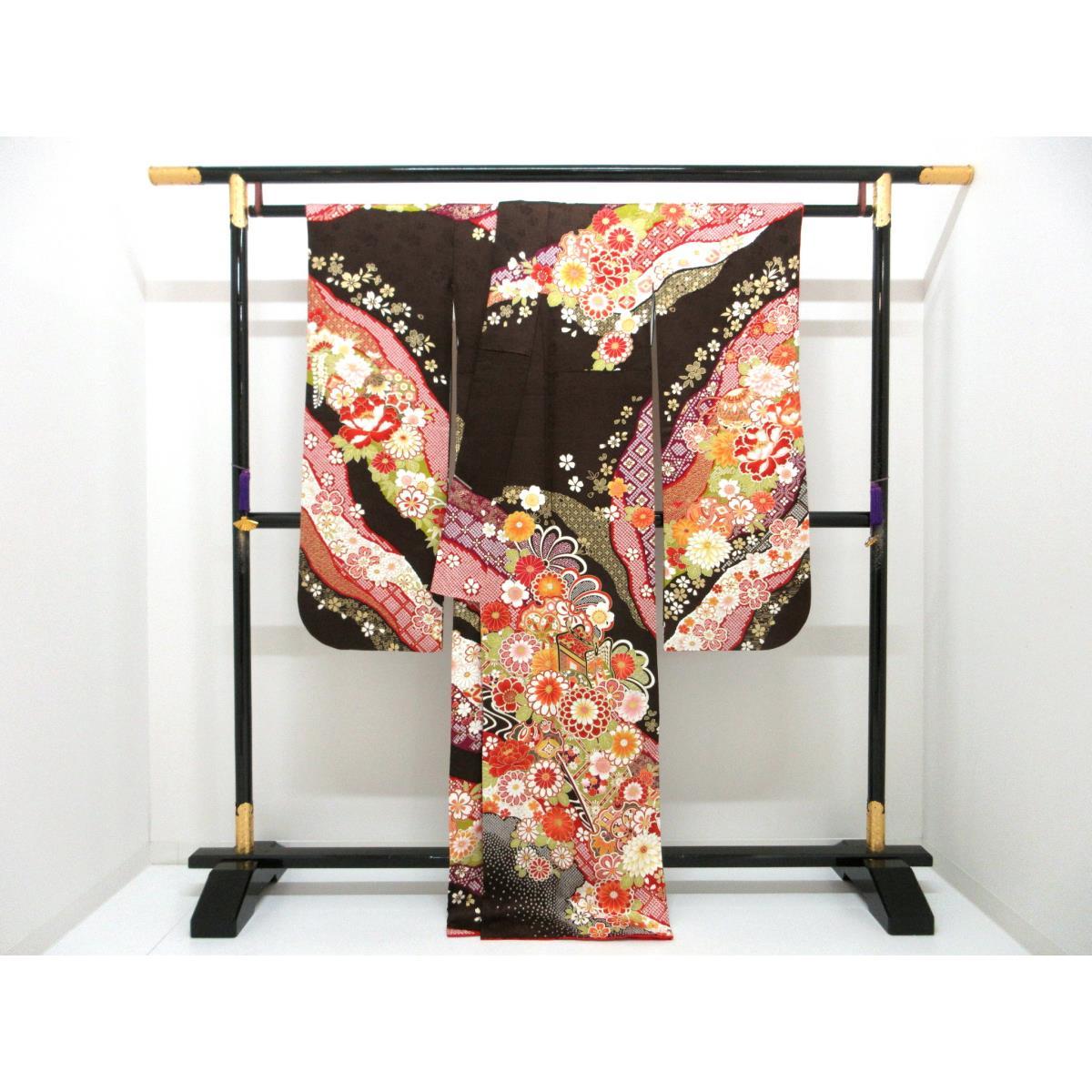 振袖　友禅金彩加工　刺繍入り