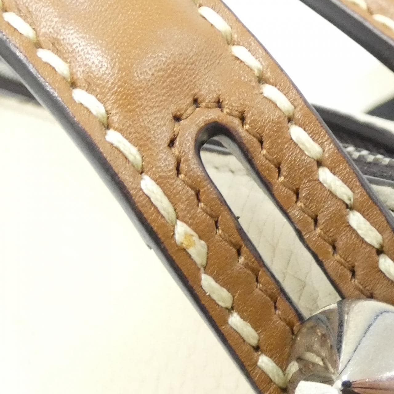 フェンディ バイ ザ ウェイ 8BL124 A41U バッグ