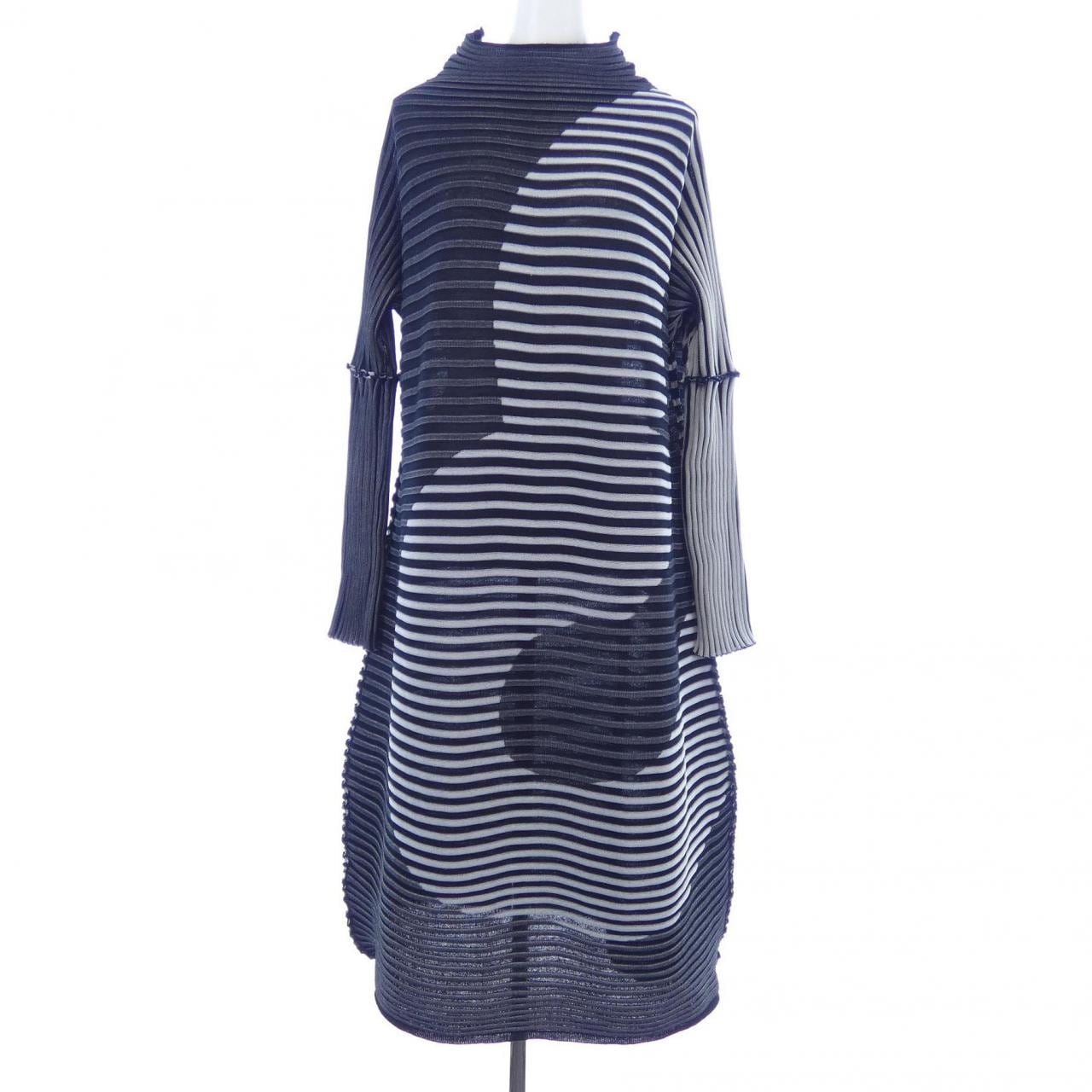 イッセイミヤケ ISSEY MIYAKE IM23KH278 ワンピース