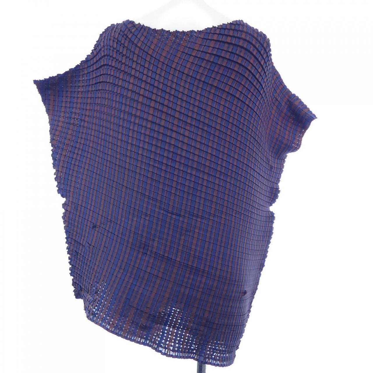 イッセイミヤケ ISSEY MIYAKE トップス