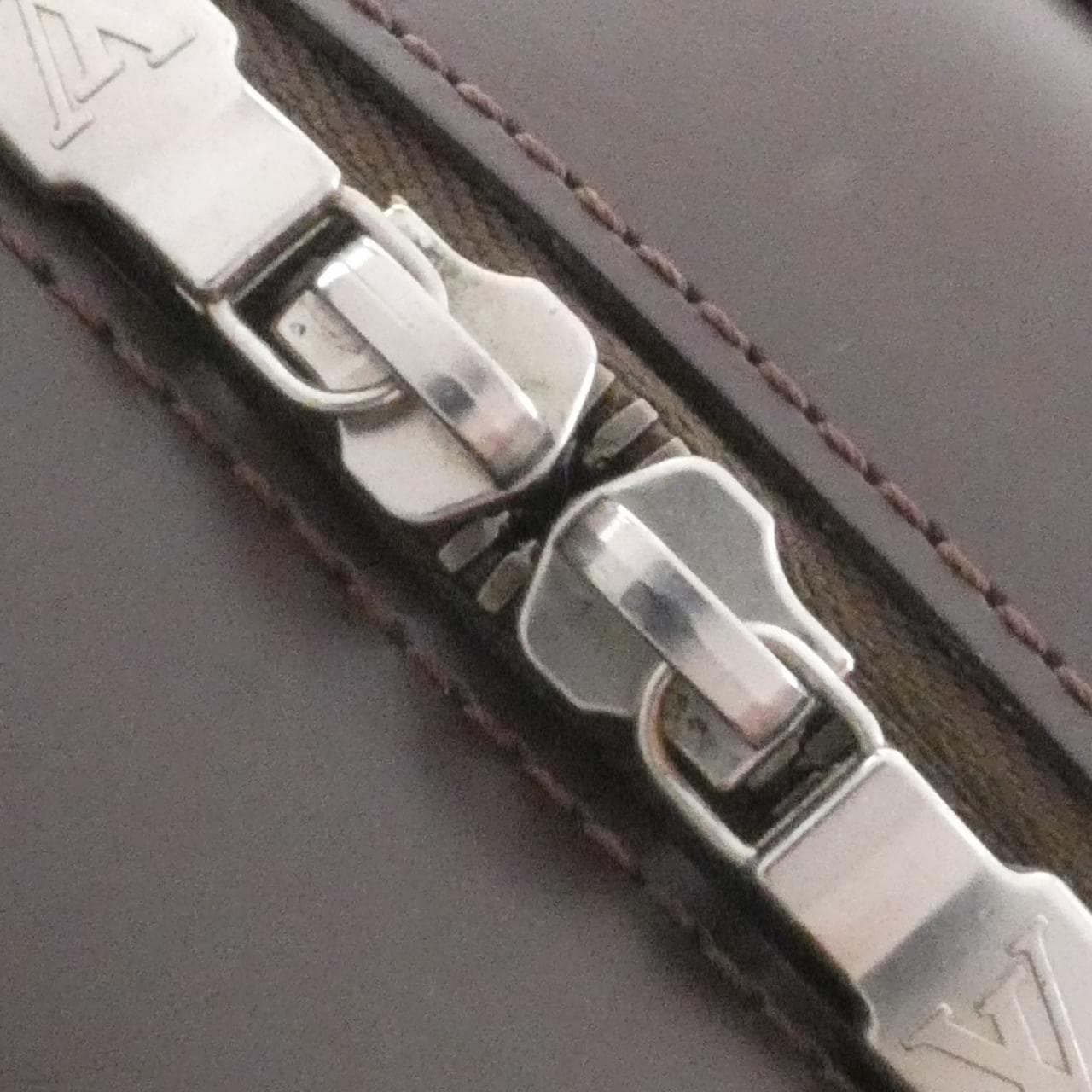 ルイヴィトン エピ ポンヌフ M5205D バッグ