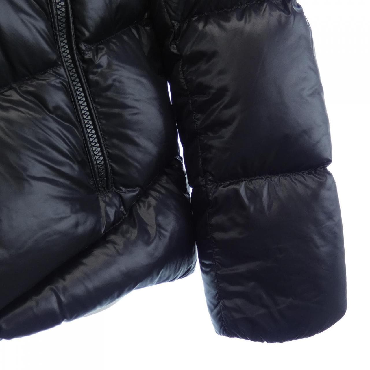 モンクレール MONCLER ダウンジャケット