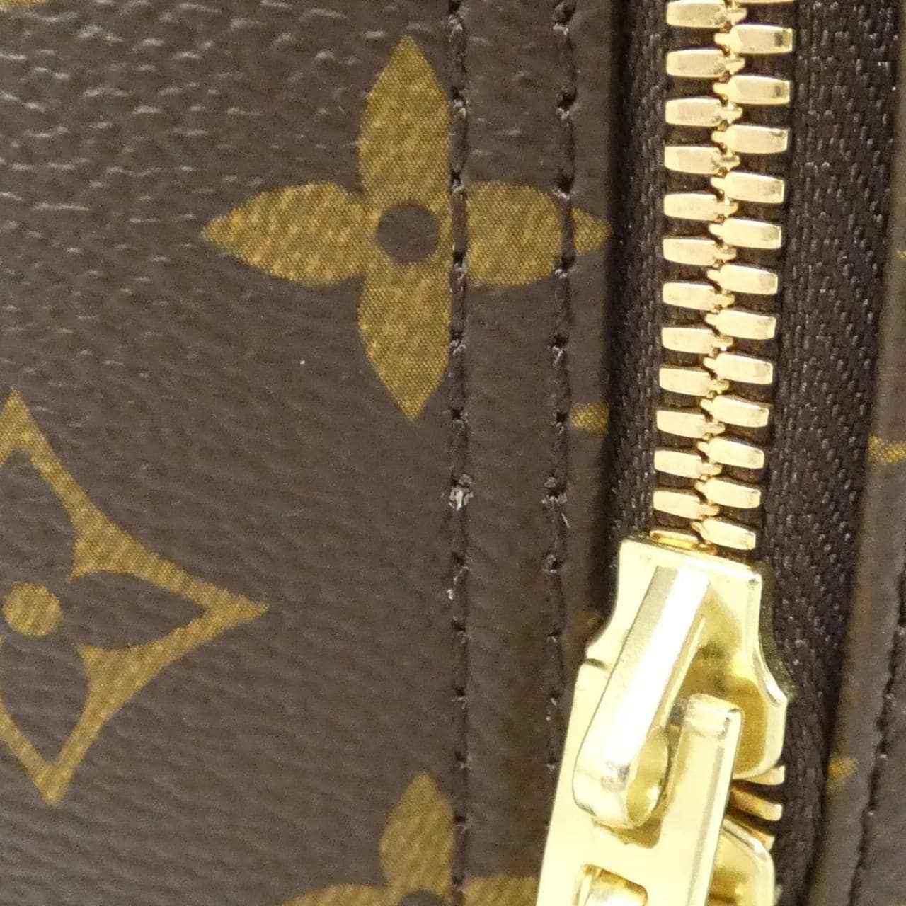 ルイヴィトン モノグラム トゥルーヴィル M42228 バッグ