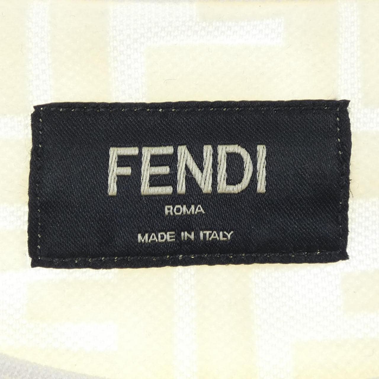 フェンディ FENDI FFモチーフ FY0936 A7D5 Tシャツ