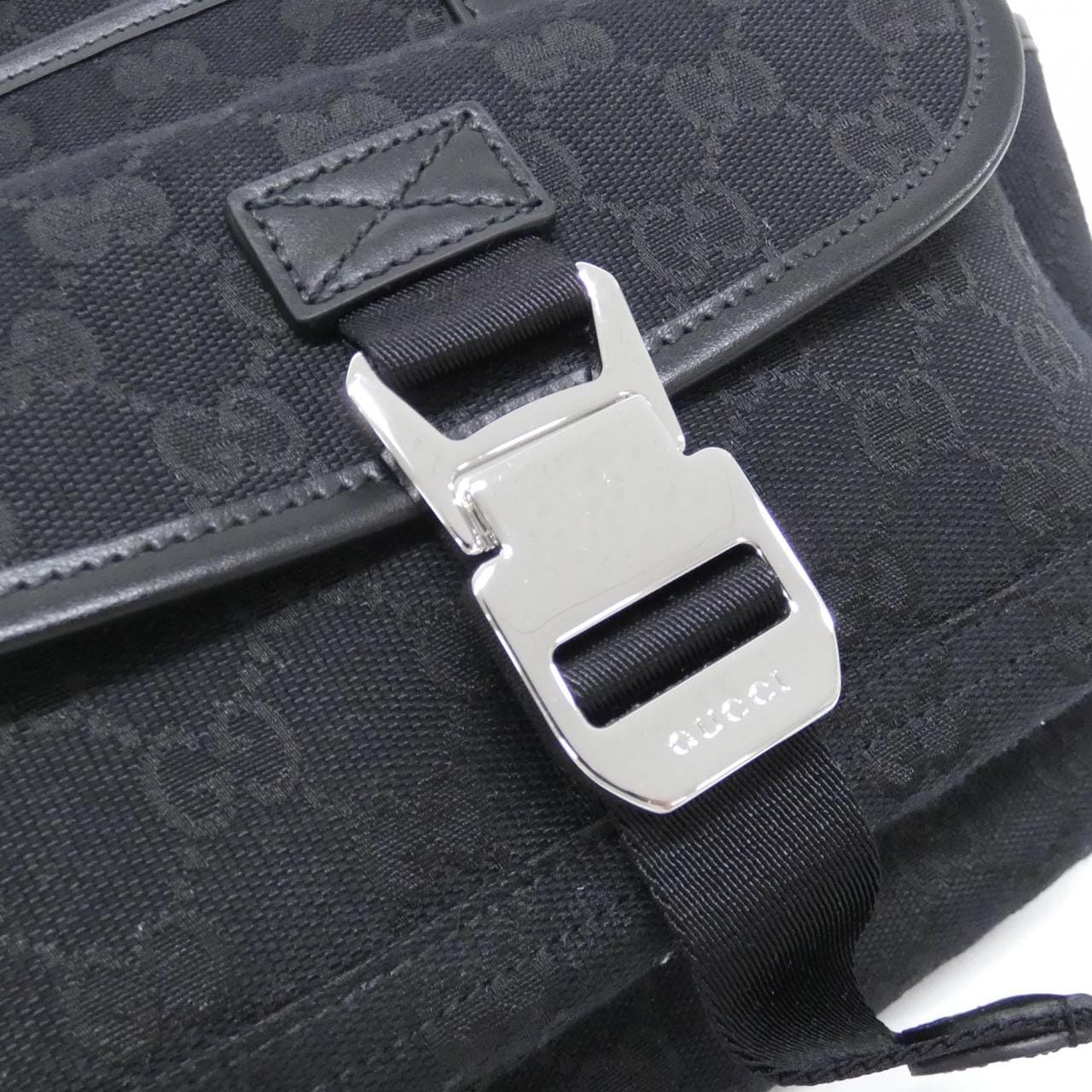 【新品】グッチ 854743 FAE8V バッグ