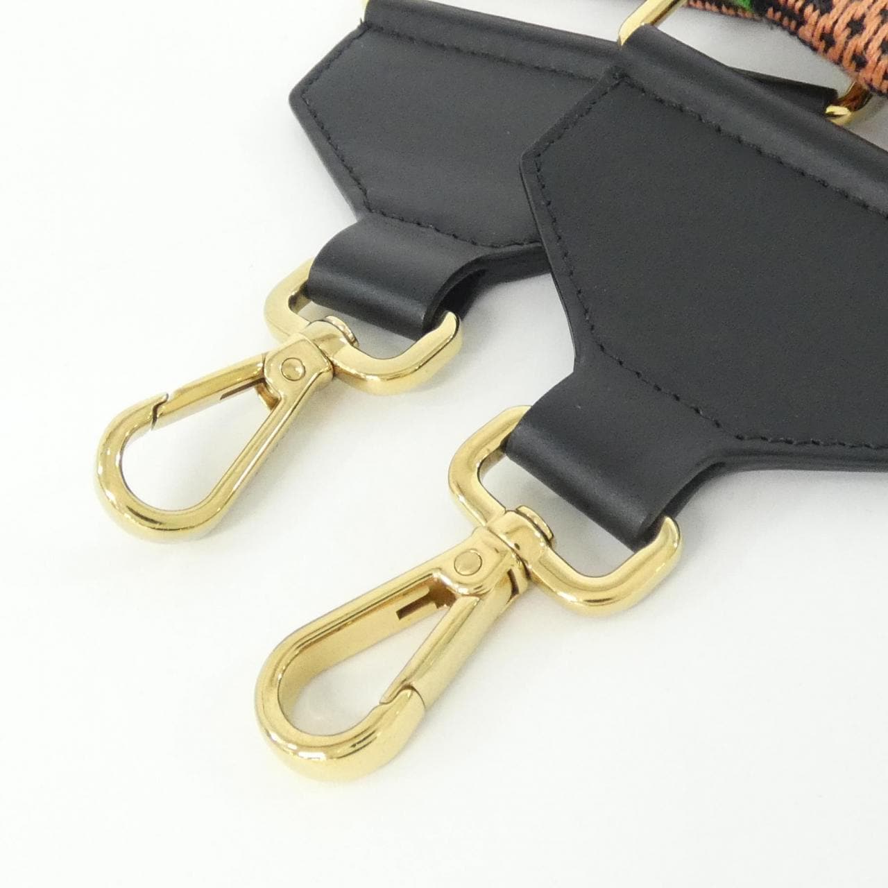 フェンディ ストラップ ユー ストラップ