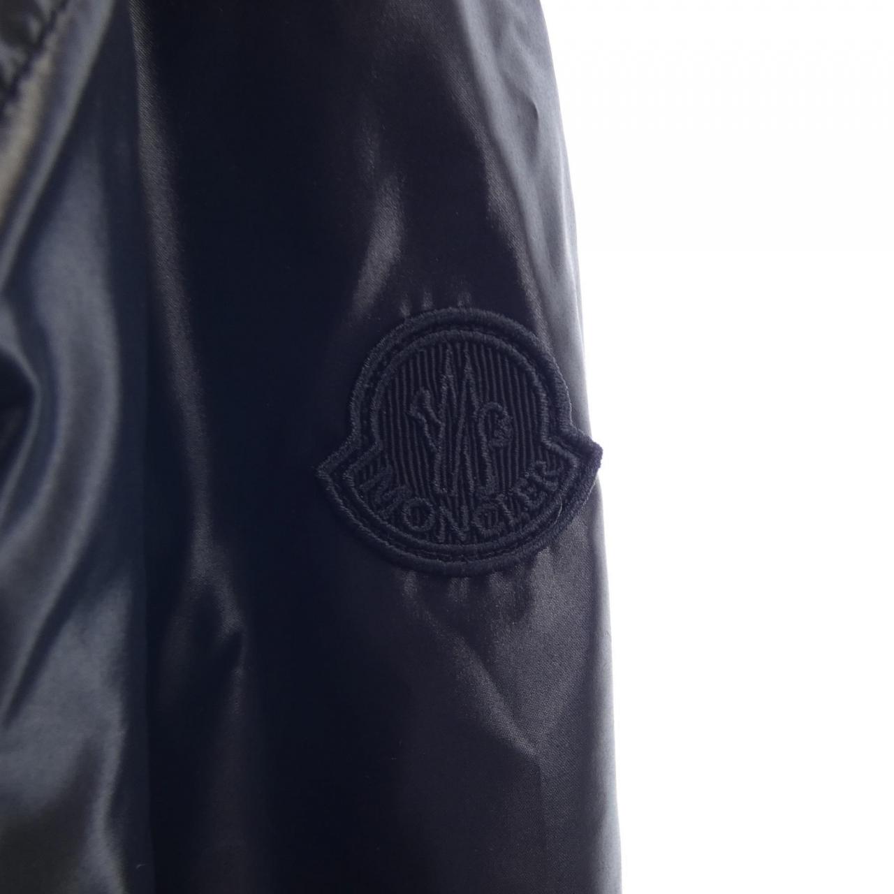 モンクレール MONCLER ダウンジャケット