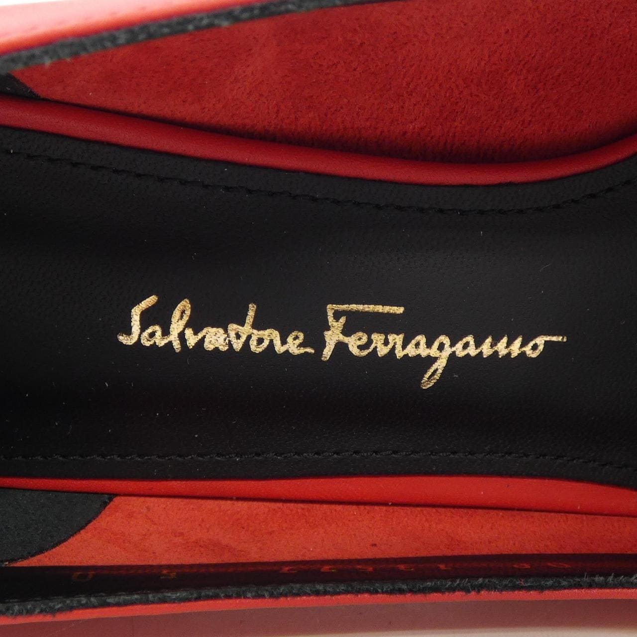 サルヴァトーレフェラガモ SALVATORE FERRAGAMO パンプス