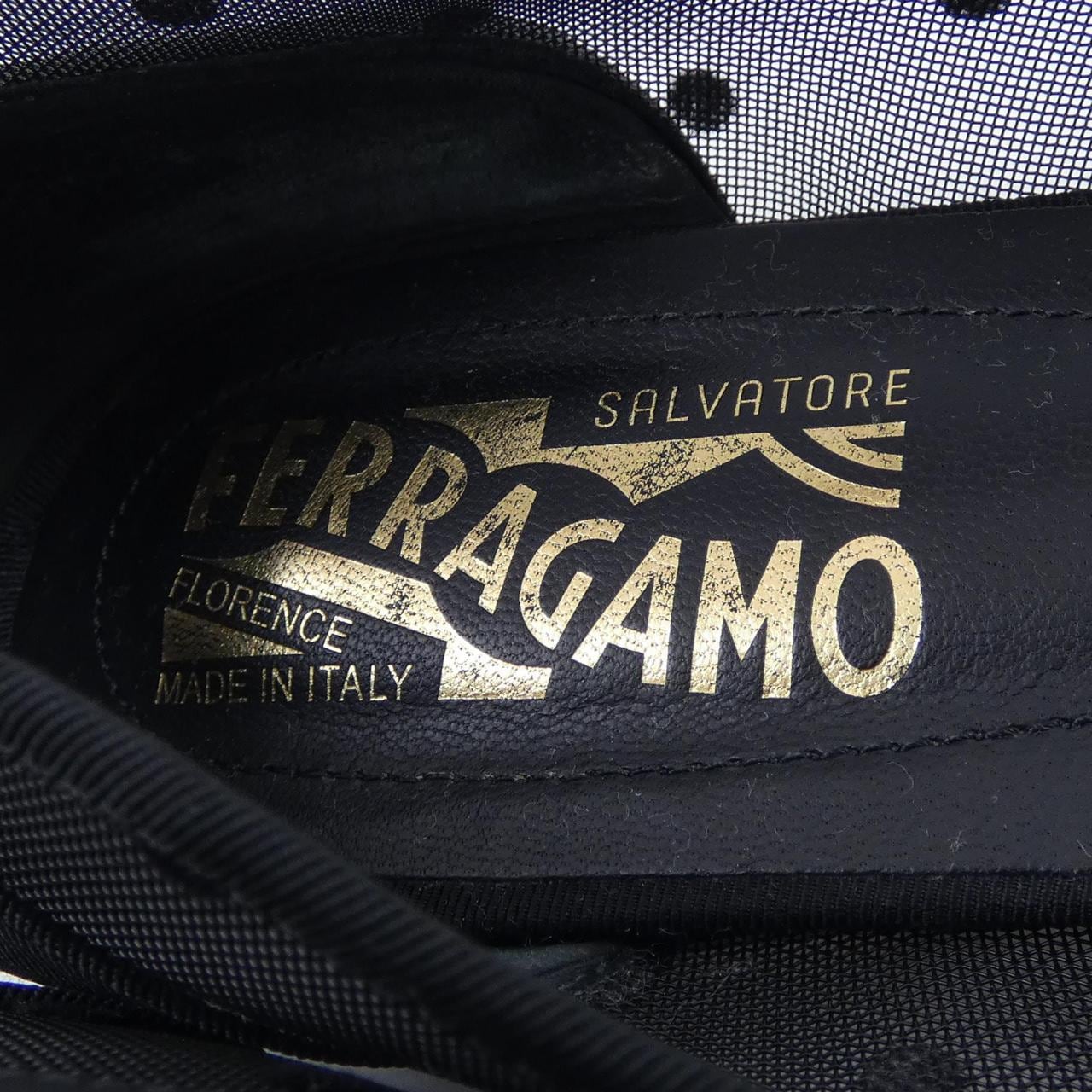 サルヴァトーレフェラガモ SALVATORE FERRAGAMO フラットシューズ