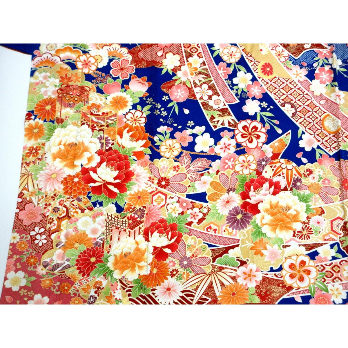 振袖　友禅金彩加工　刺繍入り