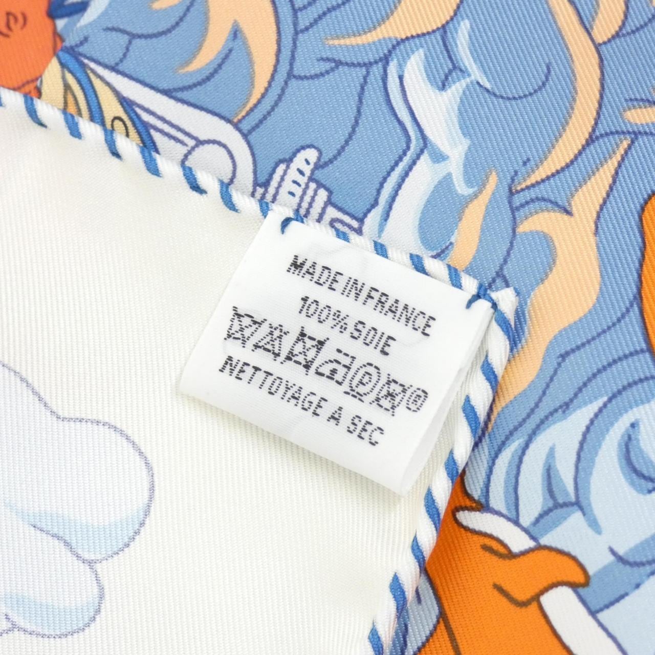 エルメス SUR MON NUAGE カレ 003900S スカーフ