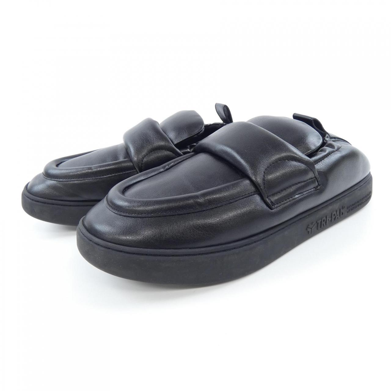 TOSHINOSUKE TAKEGAHA シューズ