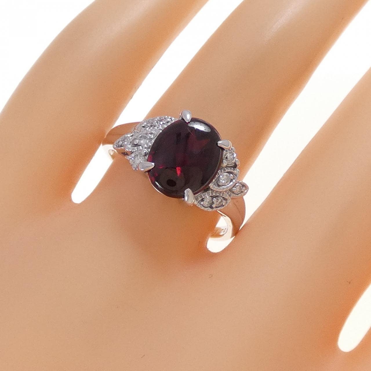 K18WG ガーネット リング 3.31CT