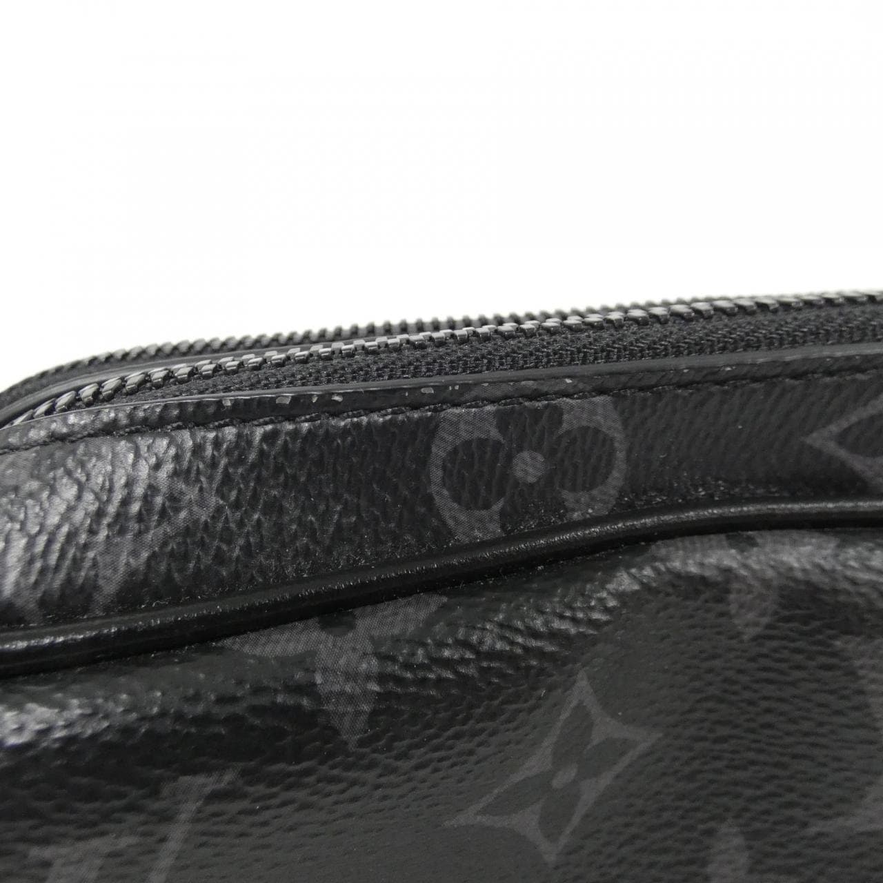 ルイヴィトン モノグラム エクリプス アルファ メッセンジャー M46955 ショルダーバッグ