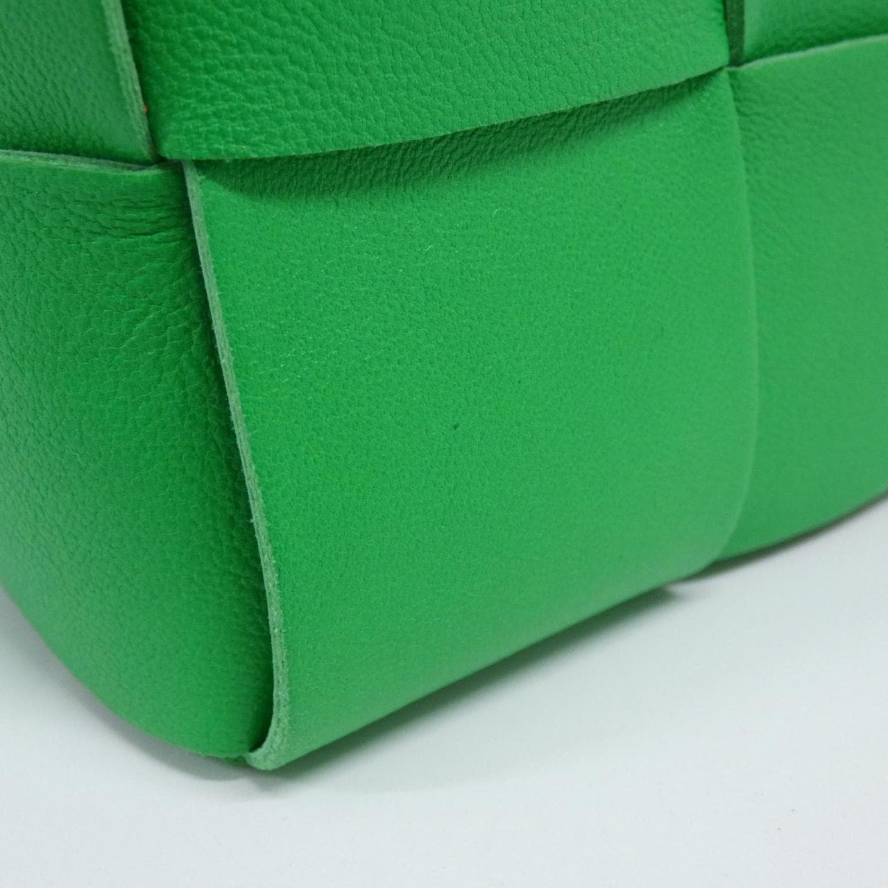 ボッテガヴェネタ 680218 VCQC4 ミニバッグ