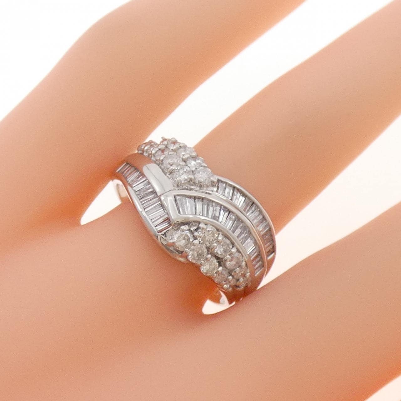 PT900钻石戒指 1.07克拉