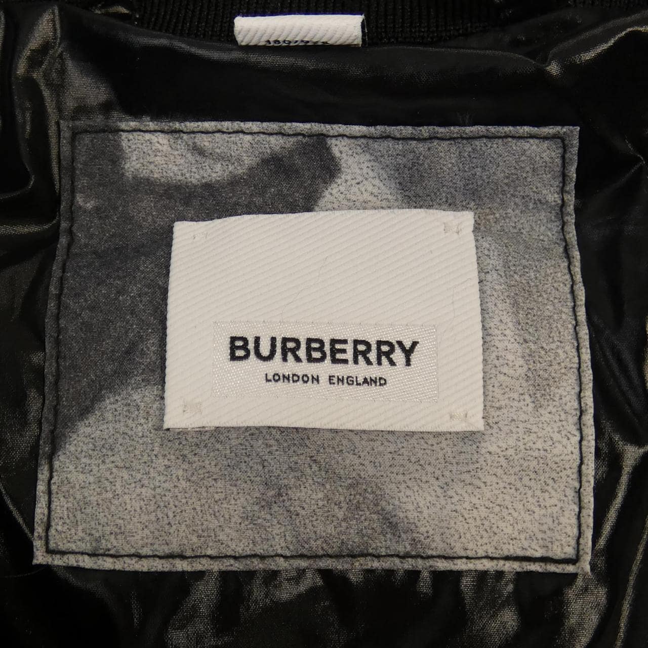 バーバリー BURBERRY ダウンジャケット