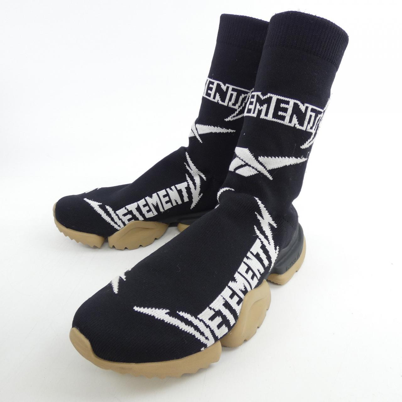 リーボック REEBOK VETEMENTS スニーカー