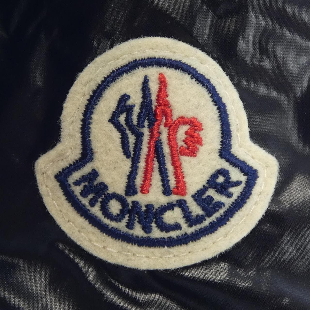 モンクレール MONCLER ダウンジャケット