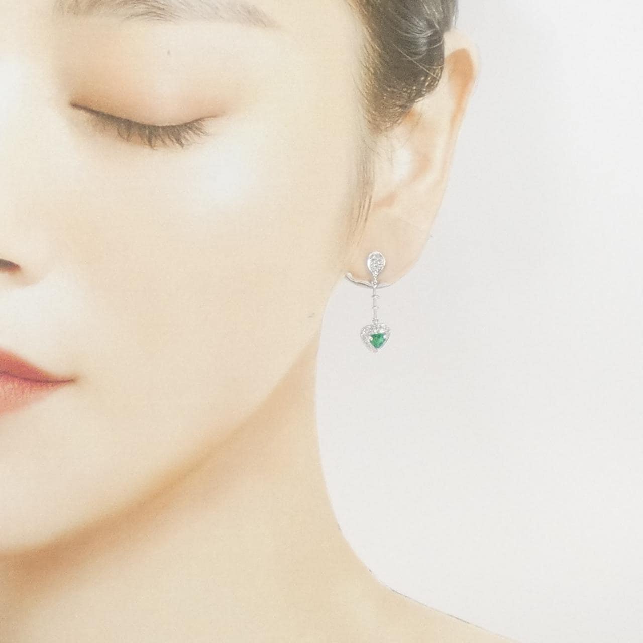 K18WG ハート エメラルド ピアス