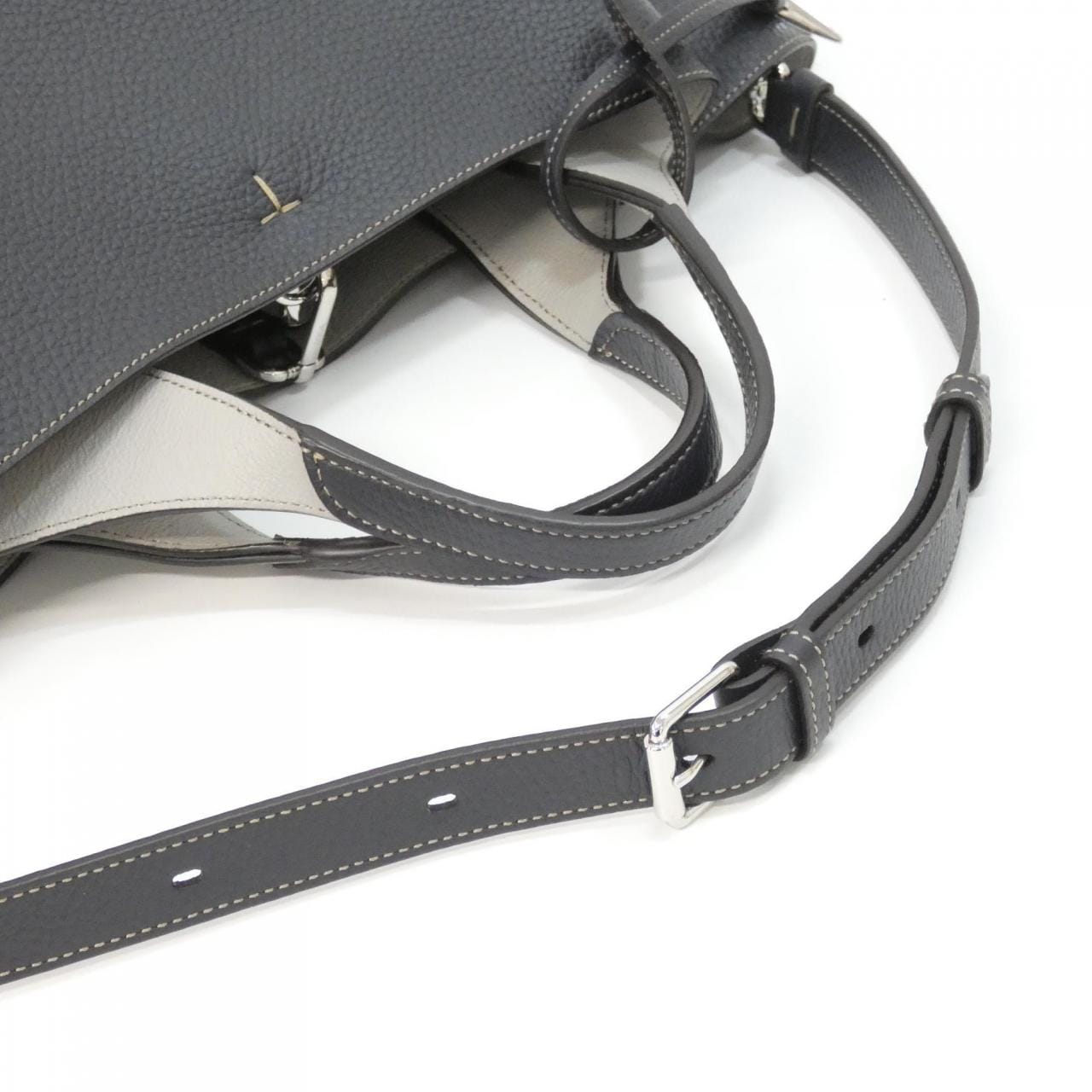 トッズ XBWAPAFL100QRI2L66 バッグ