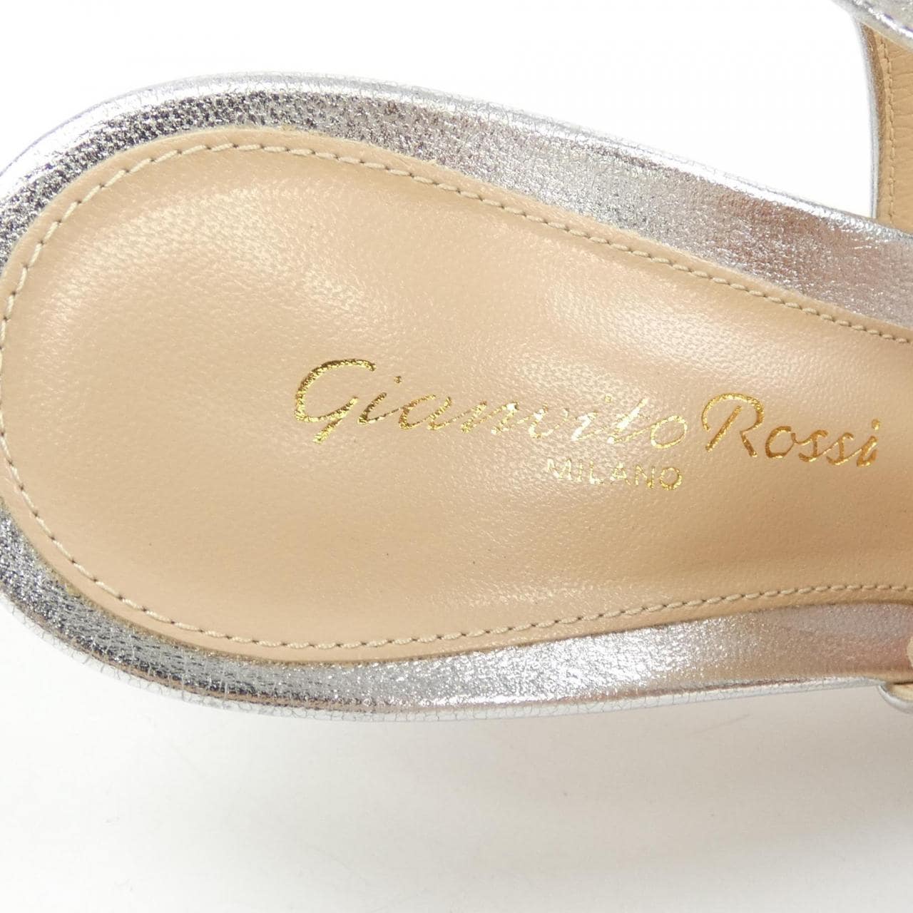 ジャンヴィトロッシ GIANVITO ROSSI パンプス