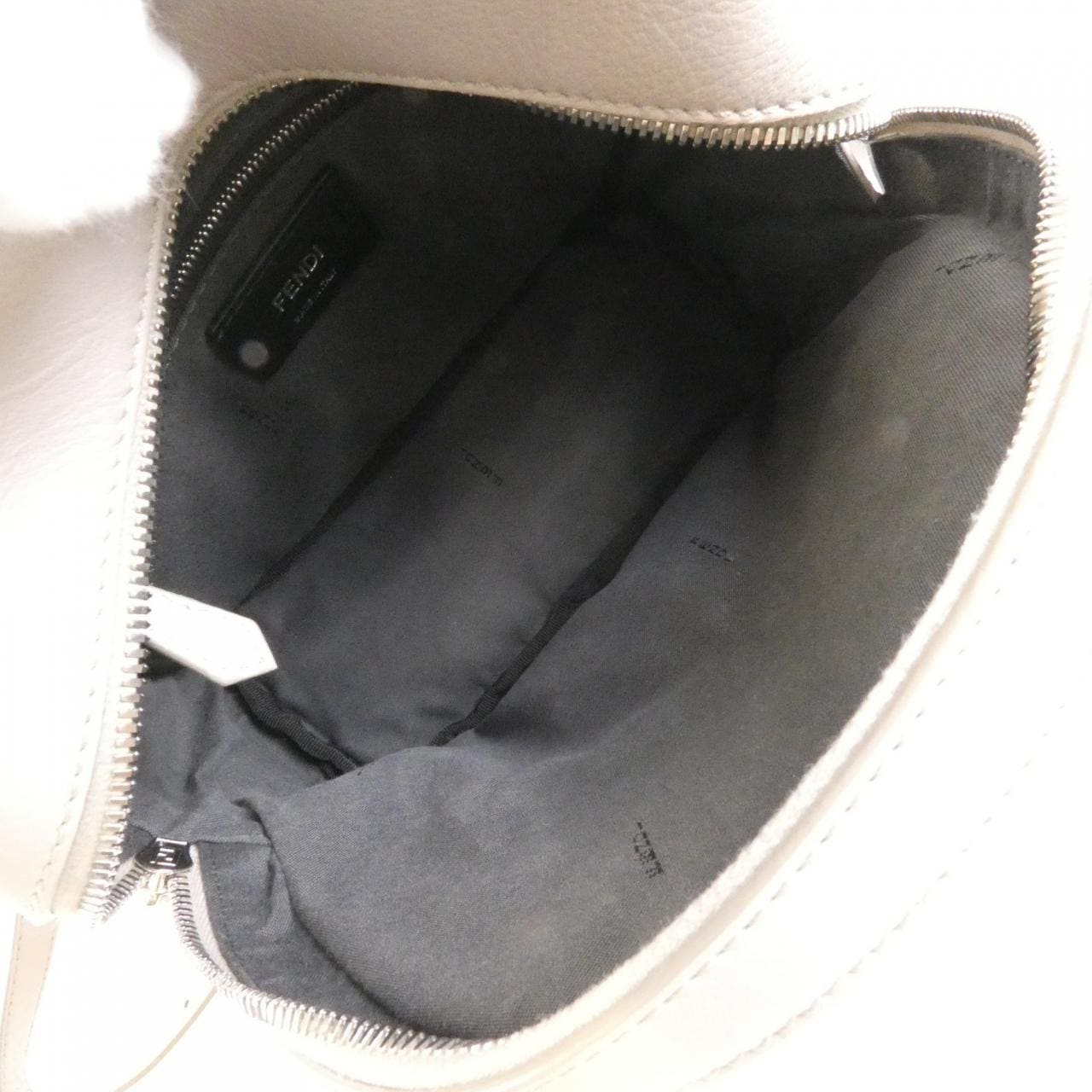 フェンディ 8BZ038 OYU リュックサック