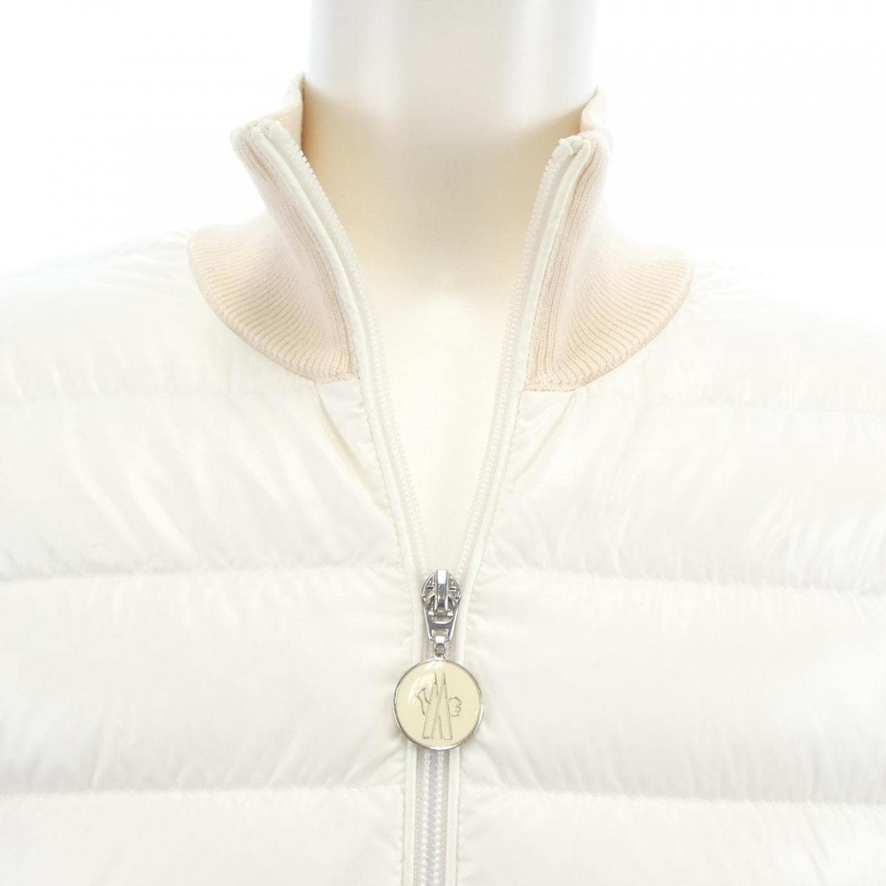 モンクレール MONCLER 20919B00002 ダウンジャケット
