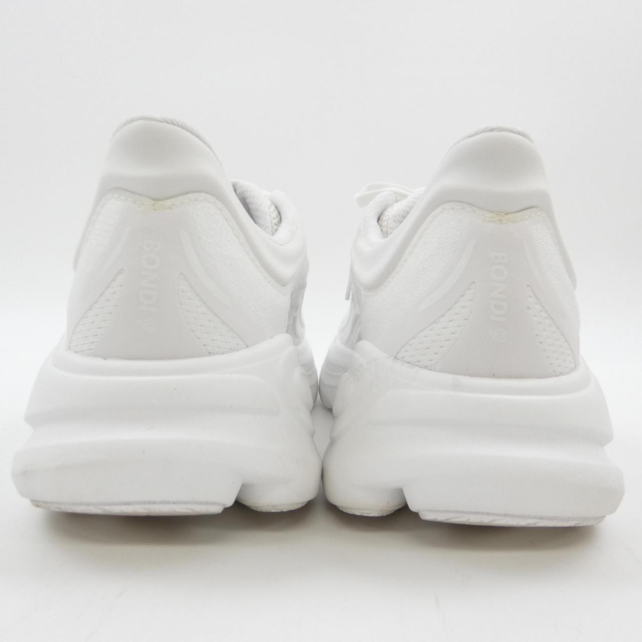ホカオネオネ HOKA ONE ONE スニーカー