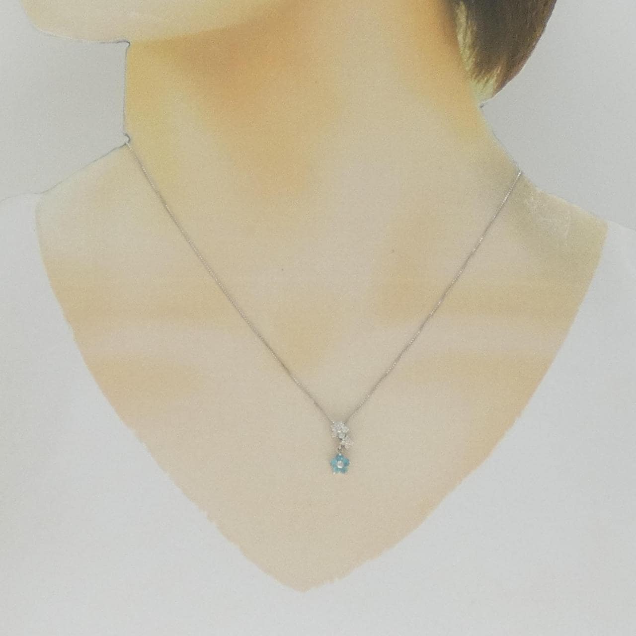 K18WG フラワー トルマリン ネックレス 0.14CT