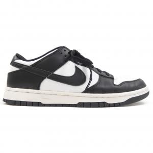 ナイキ NIKE スニーカー