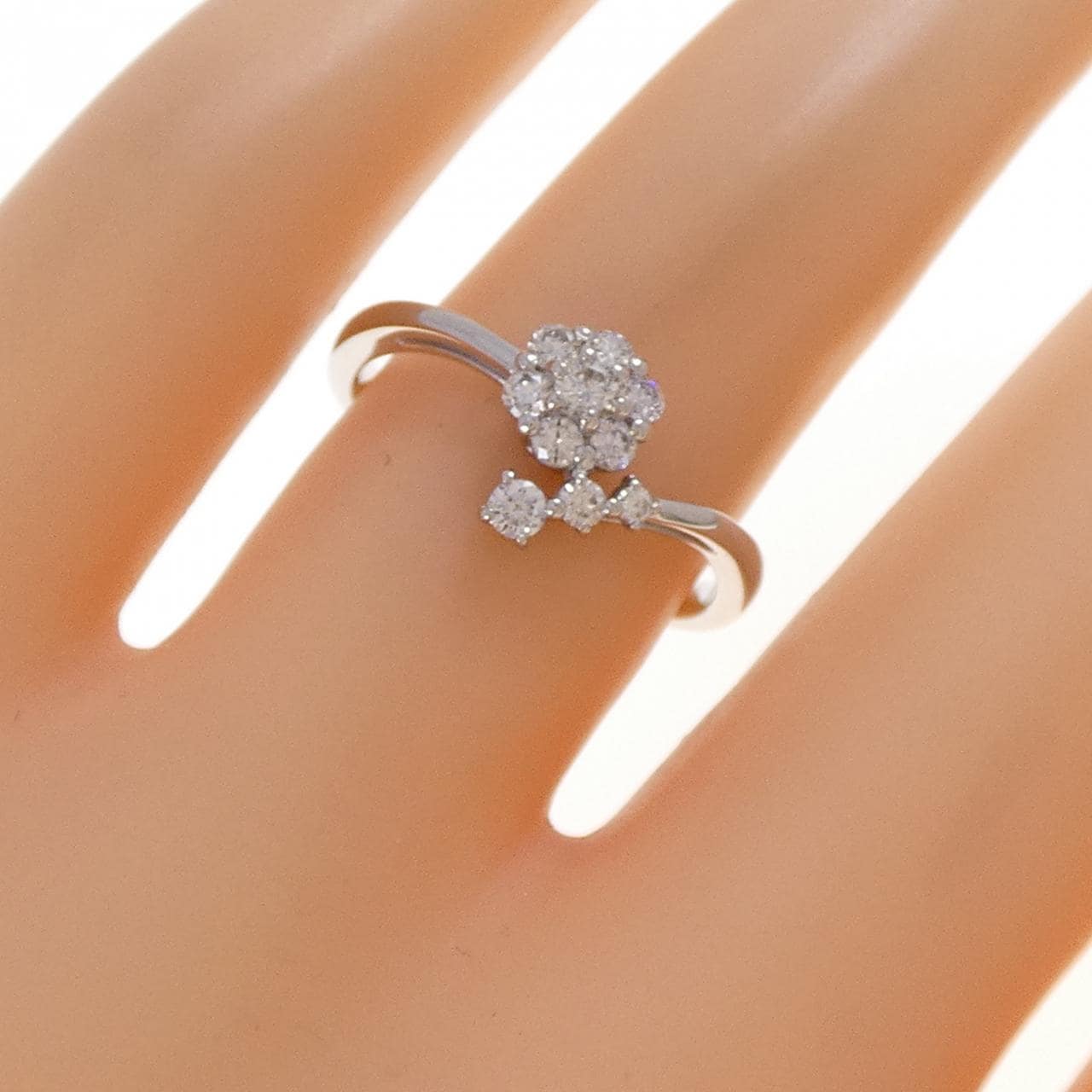 PT950 フラワー ダイヤモンド リング 0.25CT