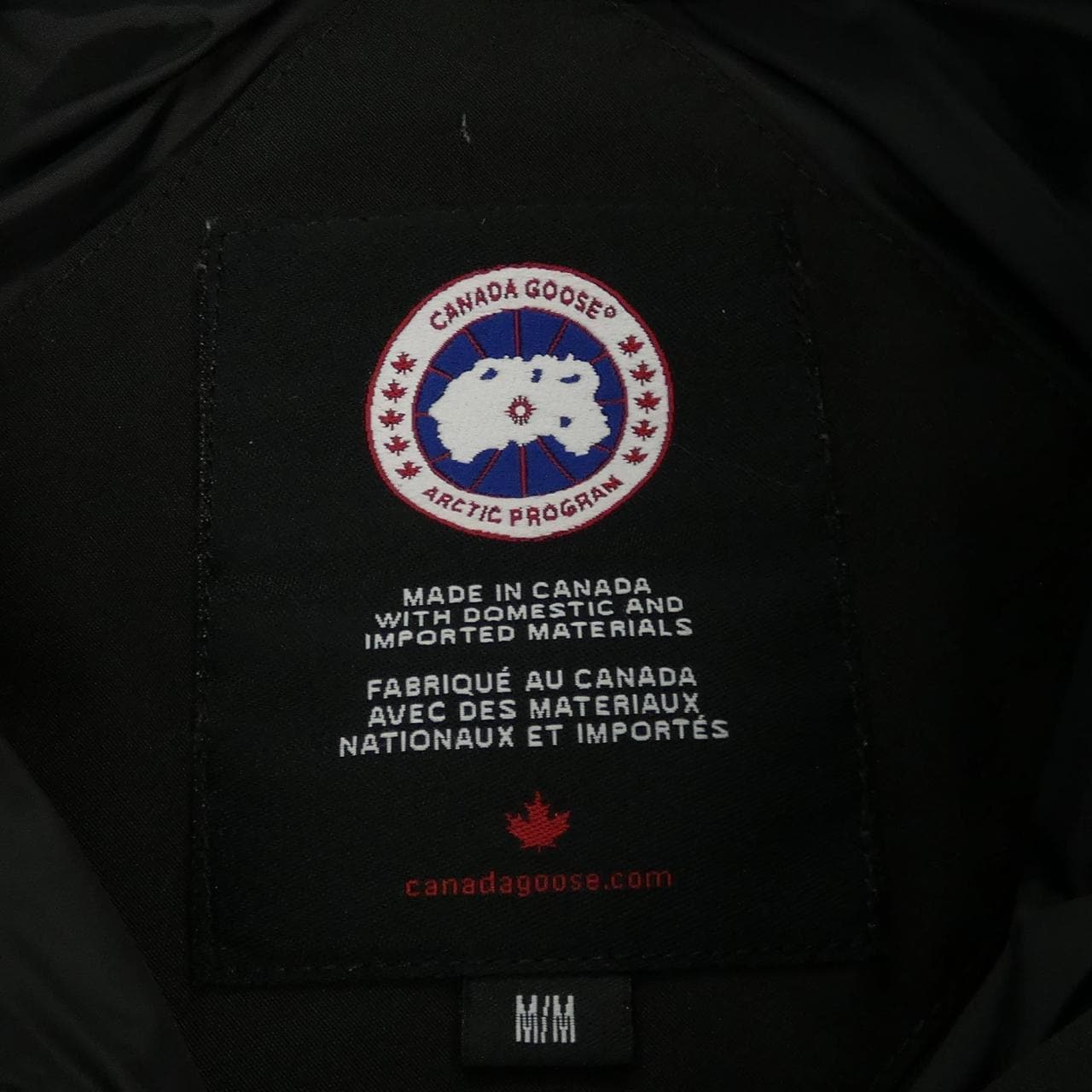 加拿大鹅CANADA GOOSE羽绒大衣