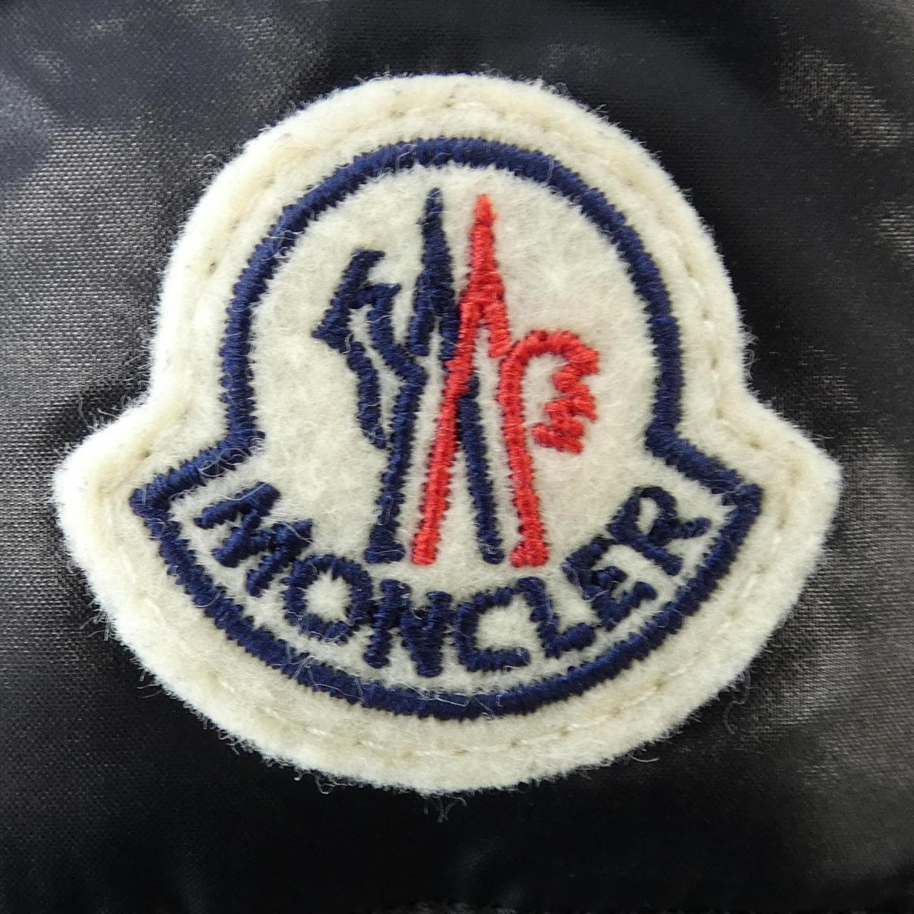 モンクレール MONCLER ダウンジャケット