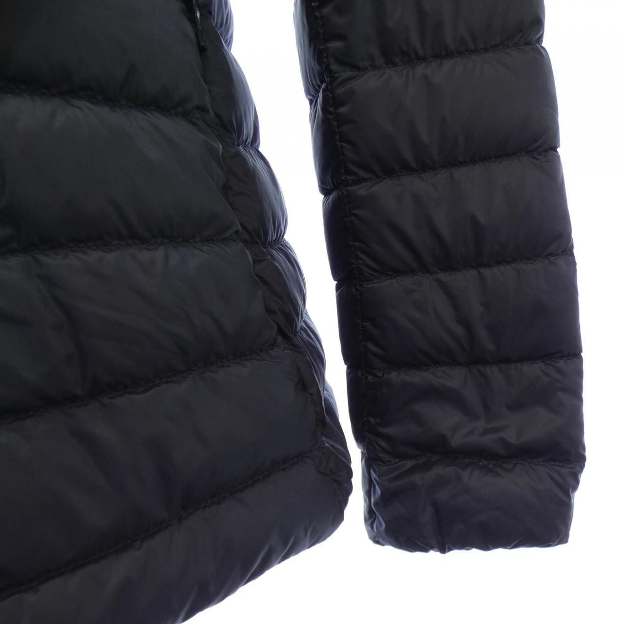モンクレール MONCLER ダウンジャケット