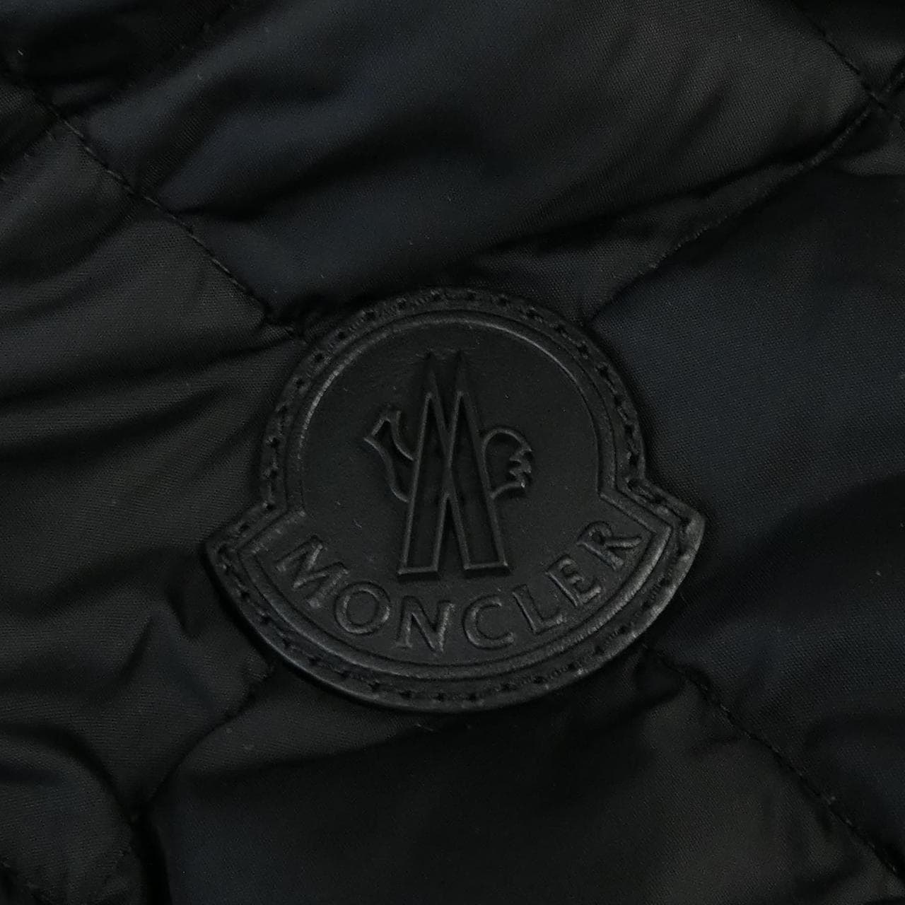 モンクレール MONCLER ダウンジャケット