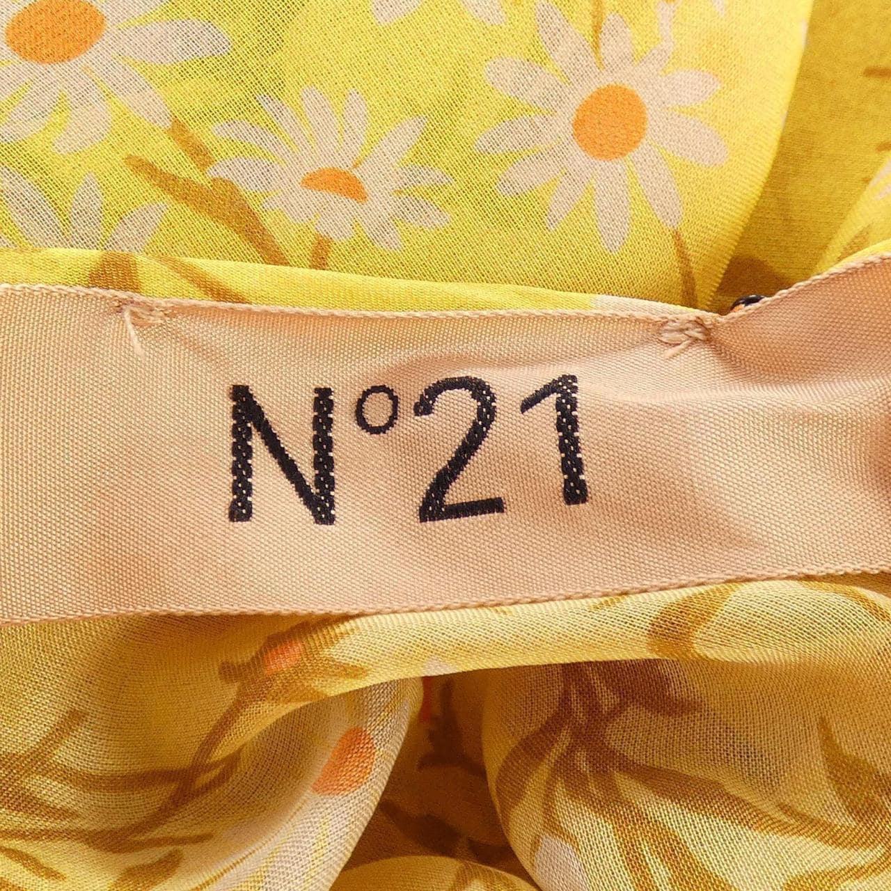 ヌメロヴェントゥーノ N°21 ワンピース