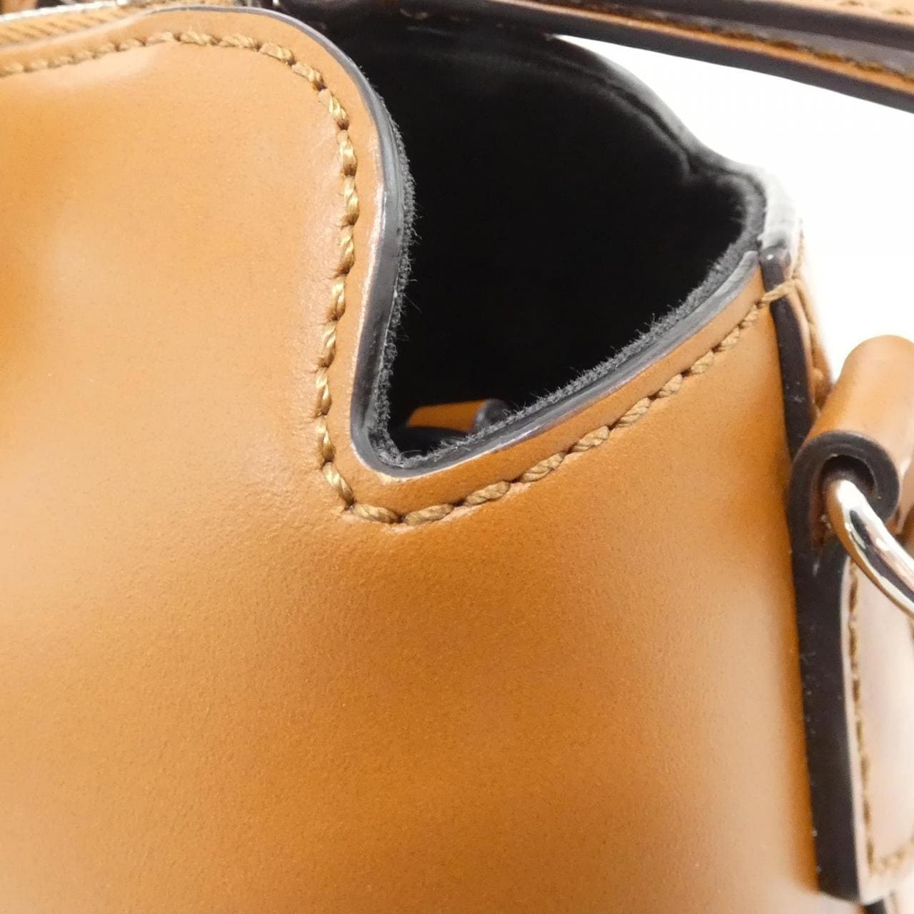 フェンディ バイ ザ ウェイ ミディアム 8BL146 AC9L バッグ