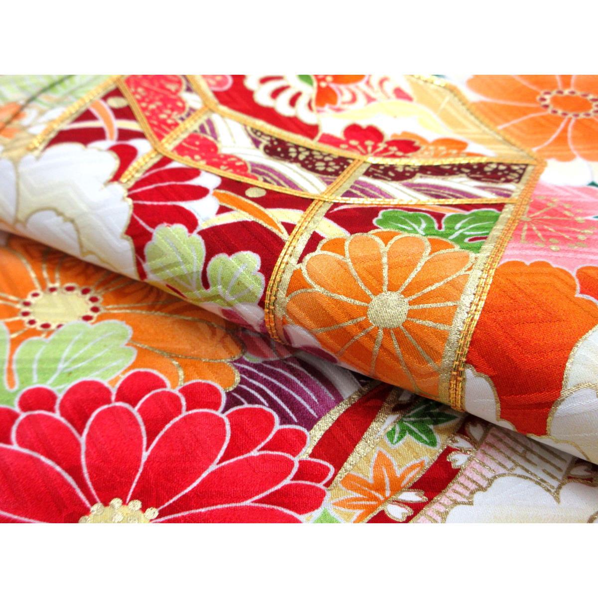 振袖　友禅金彩加工　刺繍入り