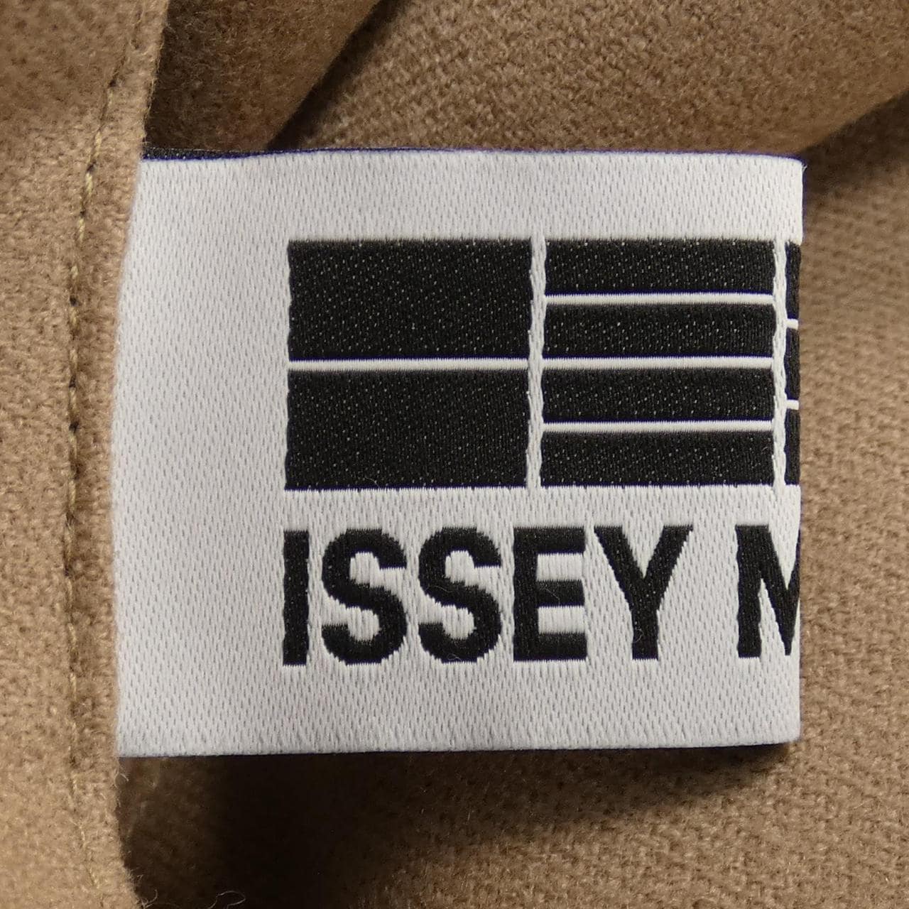 イッセイミヤケ ISSEY MIYAKE パンツ