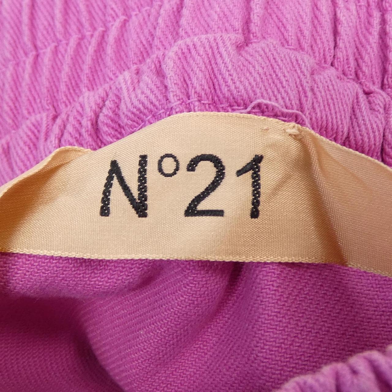 ヌメロヴェントゥーノ N°21 スカート