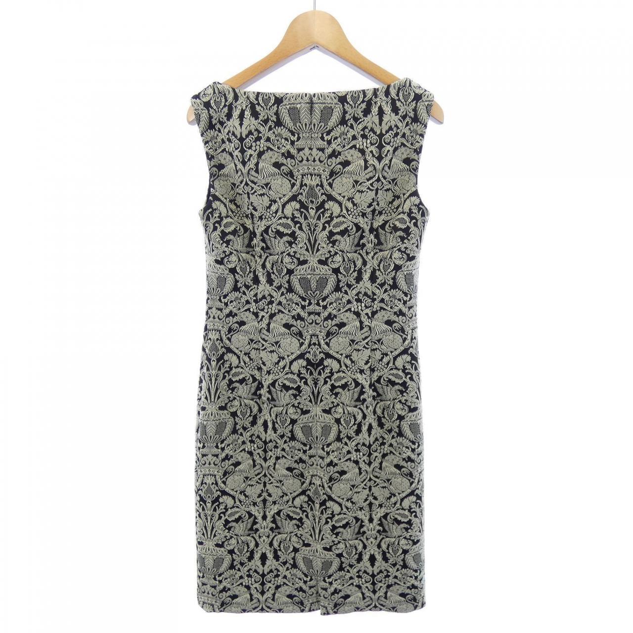 タエアシダ TAE ASHIDA T04727 ワンピース