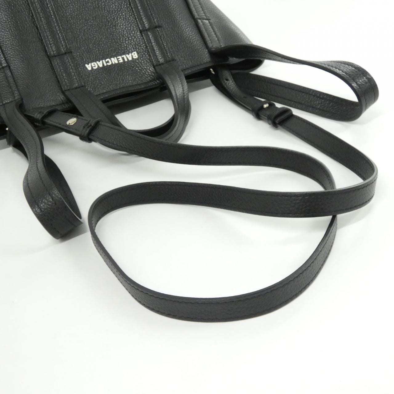 バレンシアガ エブリデイ XS ノース サウス トート 672793 15YUN バッグ