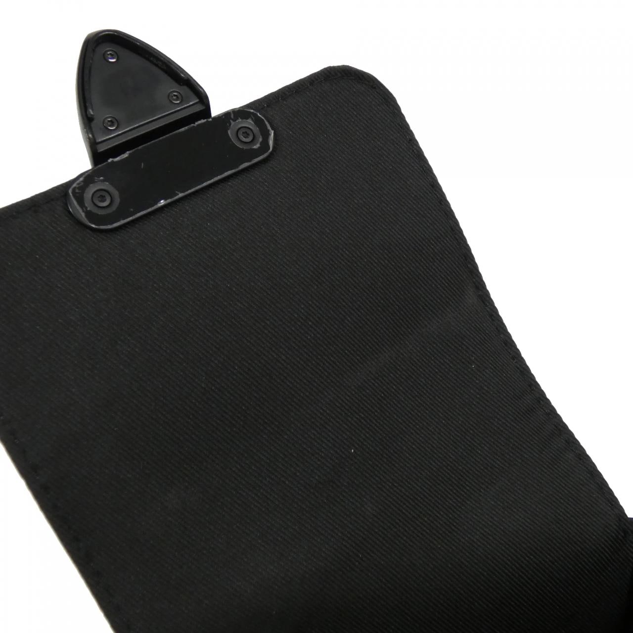 ルイヴィトン モノグラム マカサー Sロック ヴェルティカル ウエアラブル ウォレット M81522 ショルダーバッグ