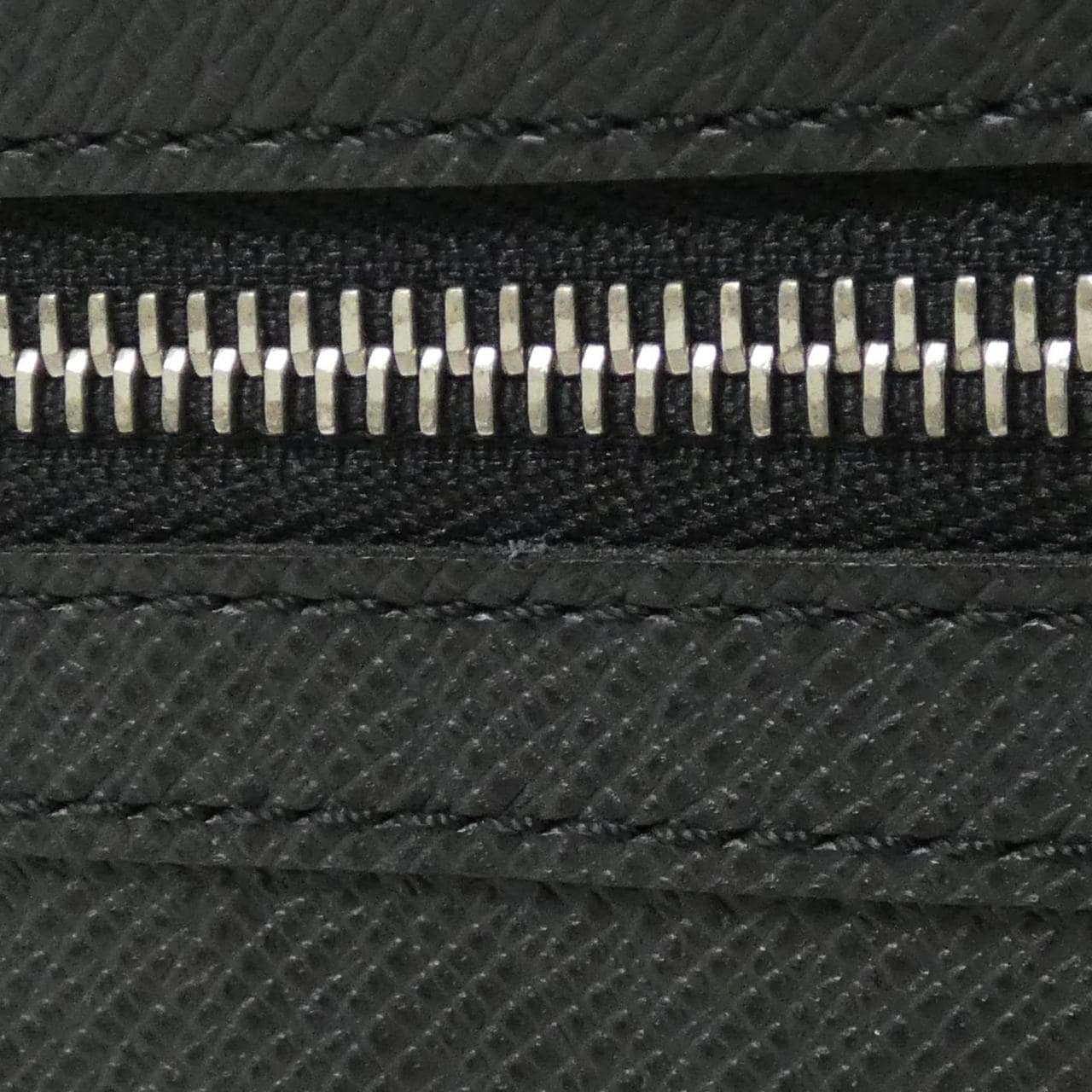 ルイヴィトン タイガ パヴェル M31142 セカンドバッグ