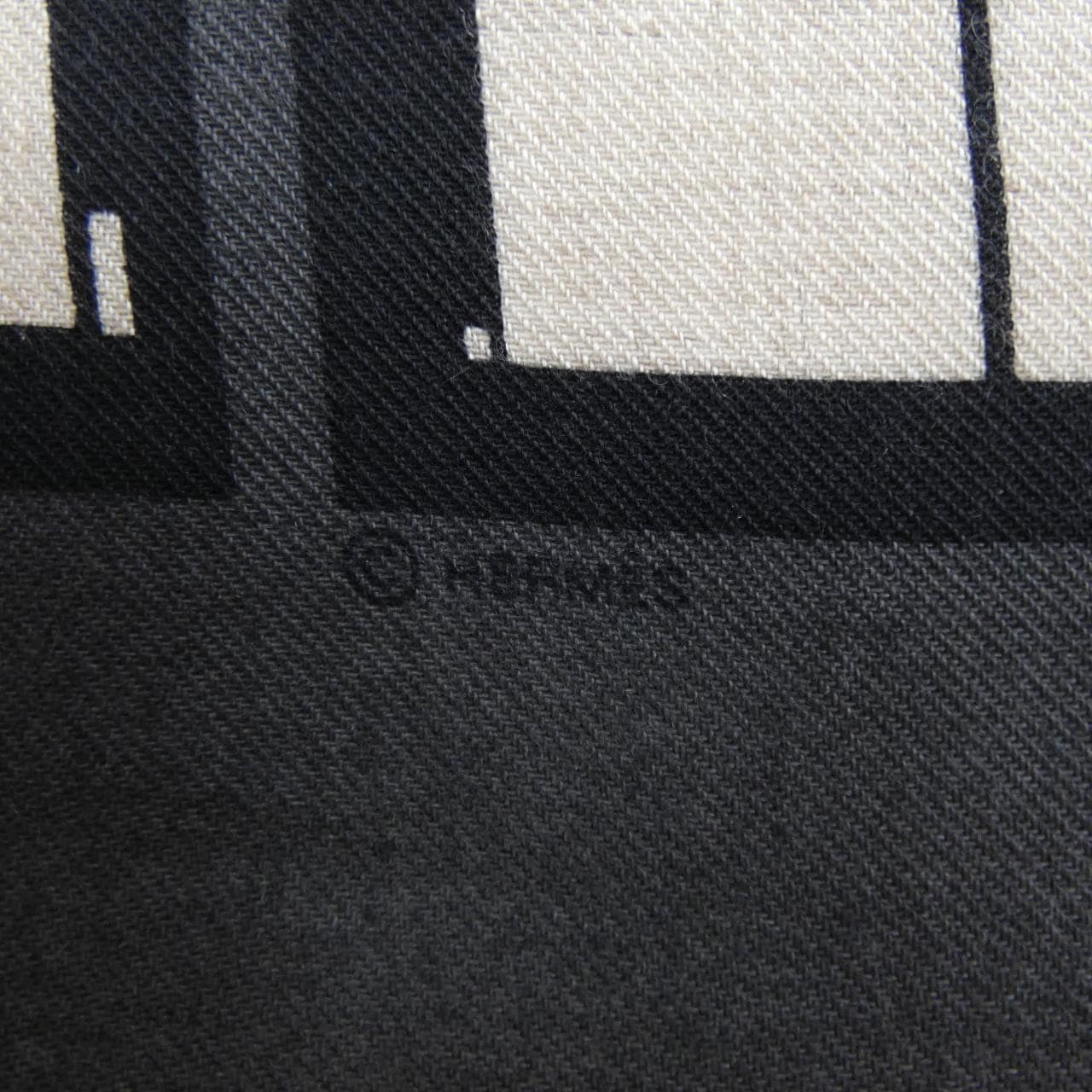 エルメス HERMES ROLAND BARTHES カレジェアン140. ショール