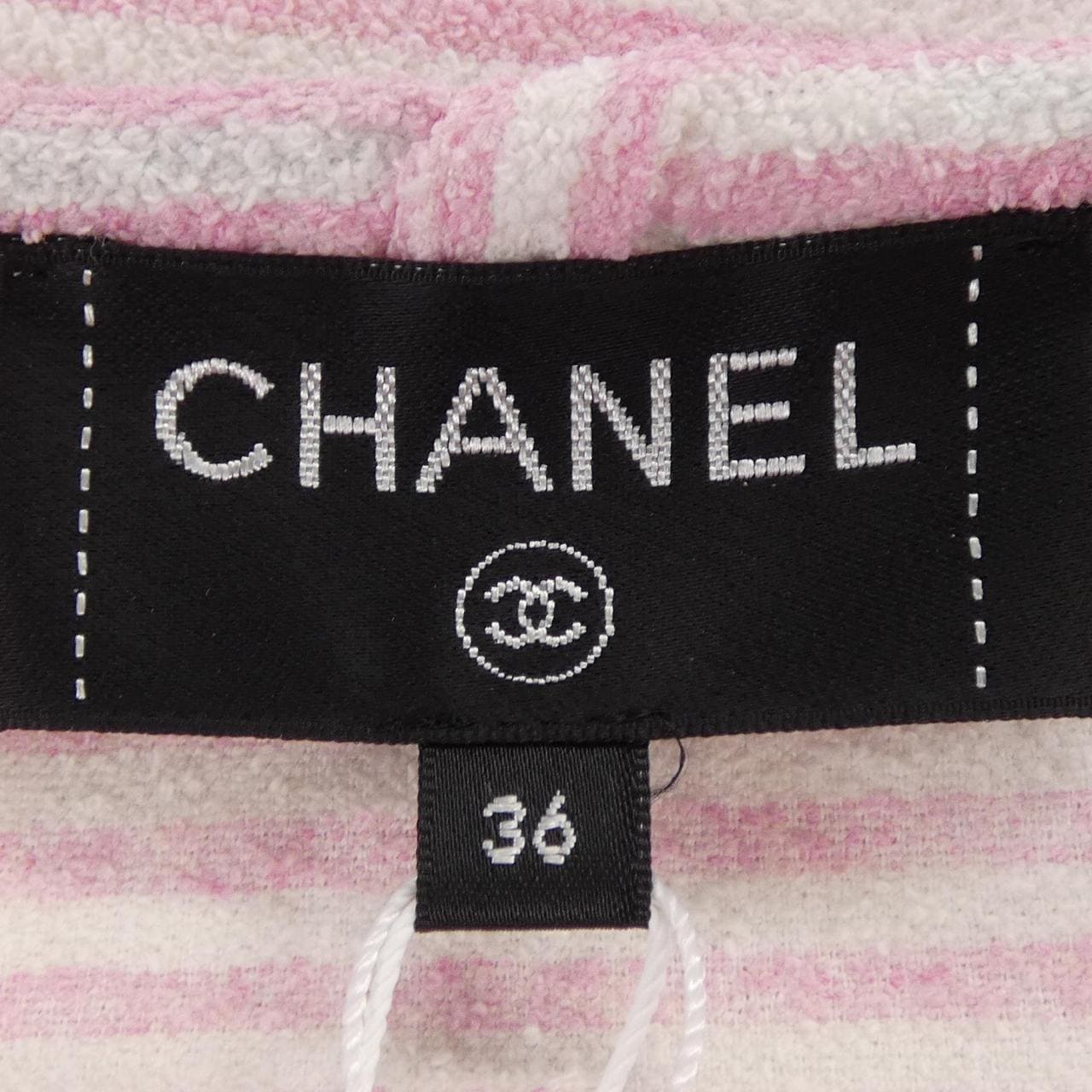 シャネル CHANEL LA PAUSA P60455V22656 19C Tシャツ